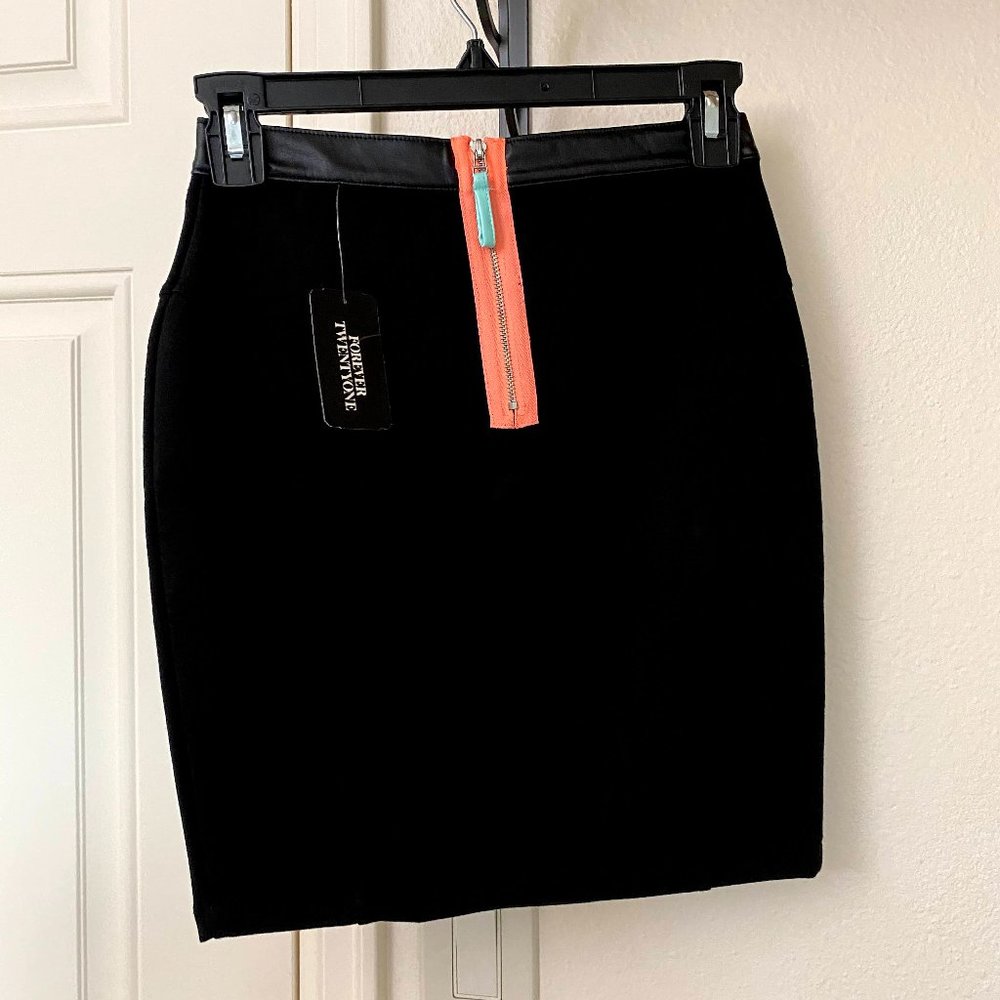 NWT Forever 21 Black Mini Skirt Coral Zipper (S)